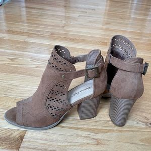 Brown Women’s American Eagle Heeled Sandals
